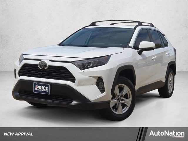 2019 Toyota RAV4 XLE FWD photo