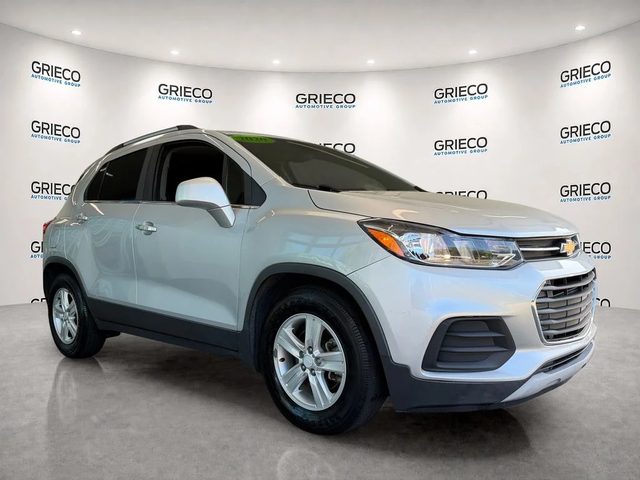 2020 Chevrolet Trax LT FWD photo