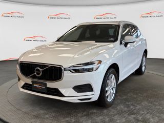2020 Volvo XC60 Momentum AWD photo