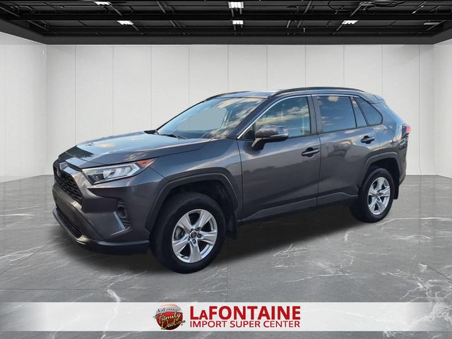 2020 Toyota RAV4 XLE AWD photo