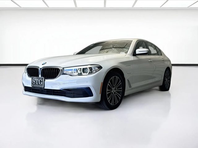 2020 BMW 5 Series 530e iPerformance RWD photo