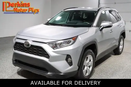 2020 Toyota RAV4 XLE FWD photo