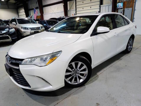 2017 Toyota Camry XLE V6 FWD photo