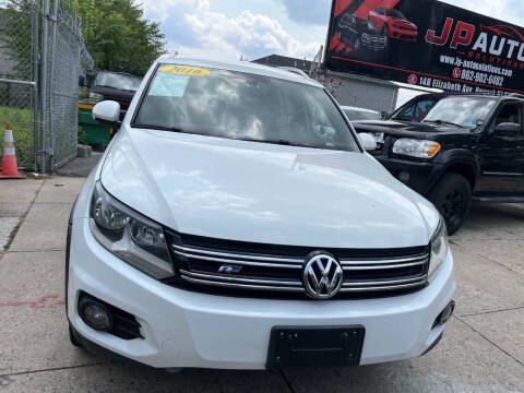 2016 Volkswagen Tiguan R-Line AWD photo