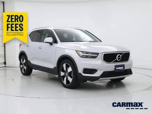 2020 Volvo XC40 Momentum AWD photo