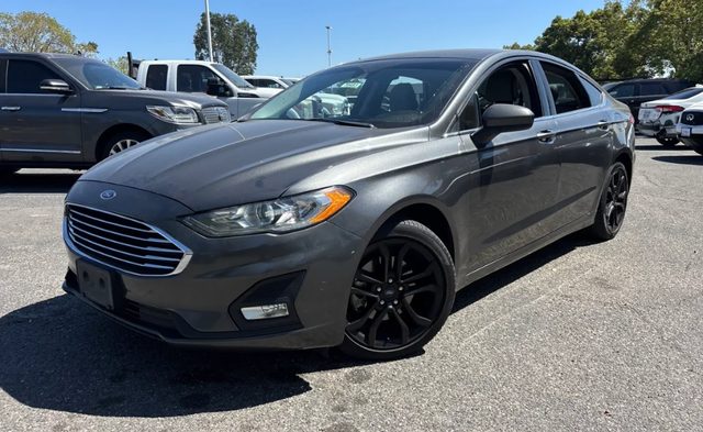 2020 Ford Fusion SE FWD photo