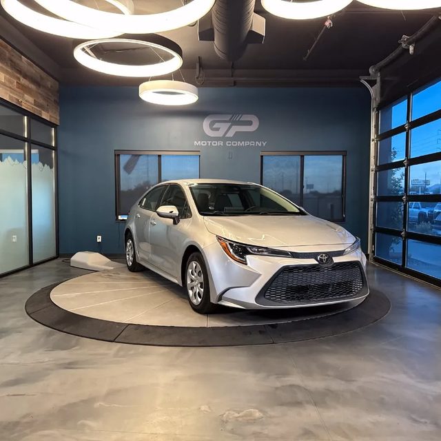 2020 Toyota Corolla LE FWD photo