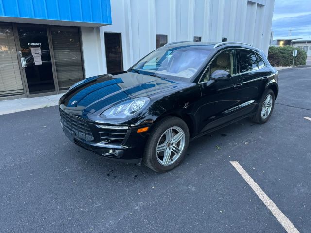 2015 Porsche Macan S AWD photo