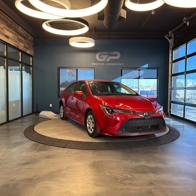 2020 Toyota Corolla LE FWD photo