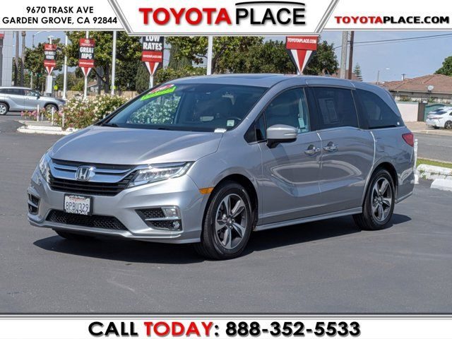 2020 Honda Odyssey Touring FWD photo
