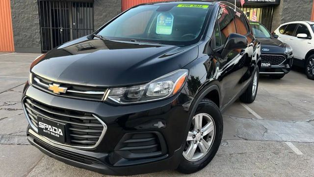 2020 Chevrolet Trax LS FWD photo
