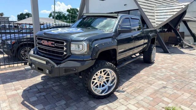 2017 GMC Sierra 1500 SLE 4WD photo