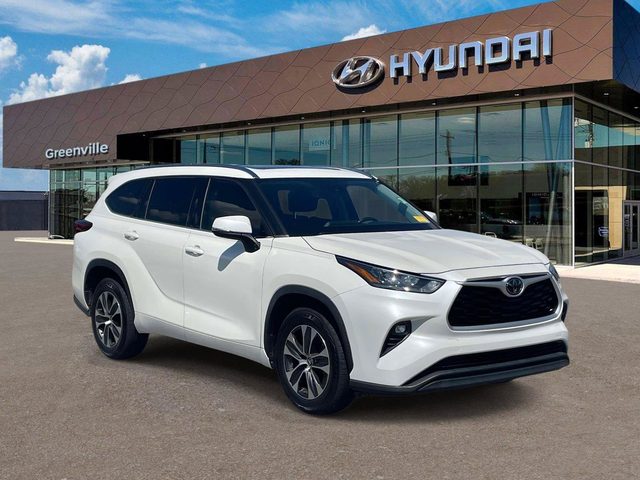 2020 Toyota Highlander XLE FWD photo