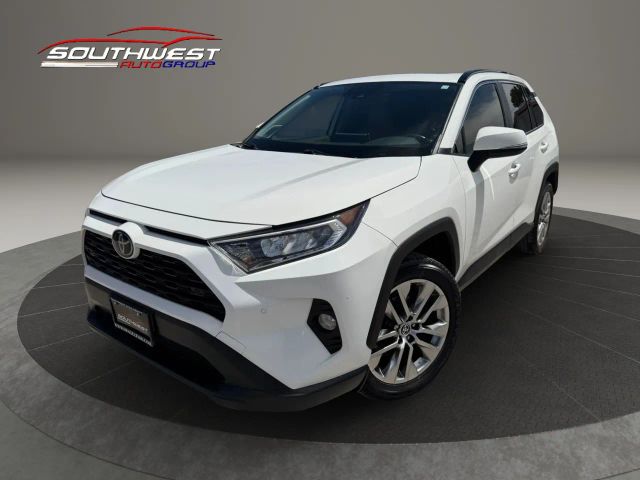 2020 Toyota RAV4 XLE Premium FWD photo