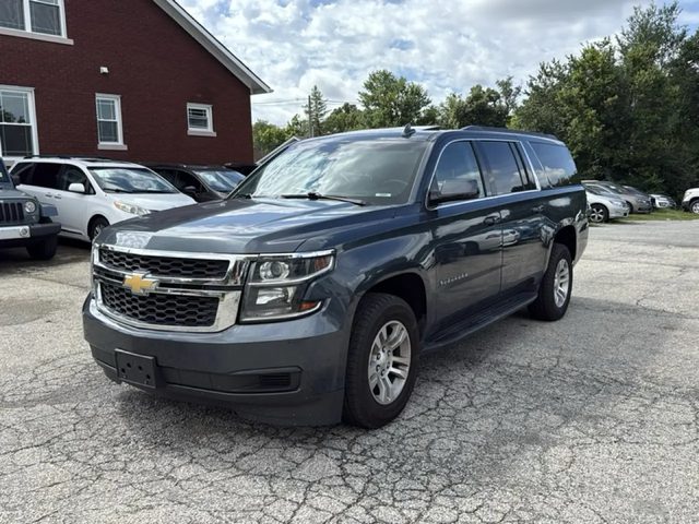 2019 Chevrolet Suburban LT 4WD photo