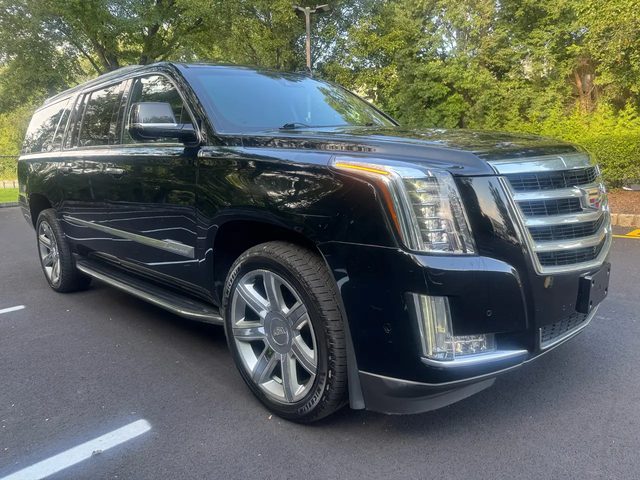 2019 Cadillac Escalade ESV Luxury 4WD photo