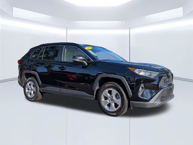 2020 Toyota RAV4 XLE AWD photo