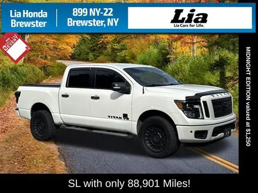 2019 Nissan Titan SL 4WD photo