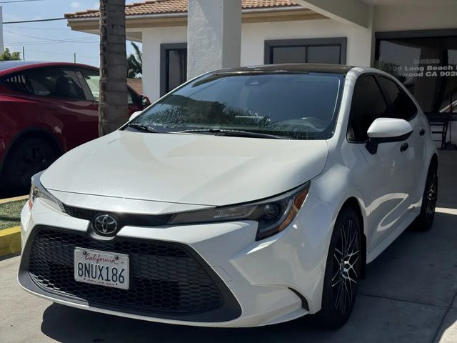 2020 Toyota Corolla LE FWD photo
