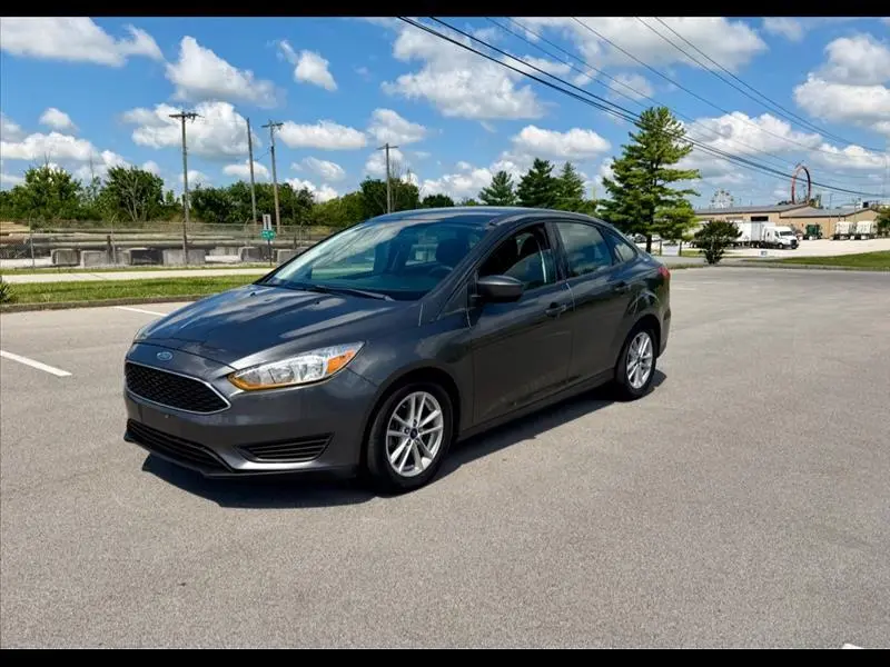 2018 Ford Focus SE FWD photo