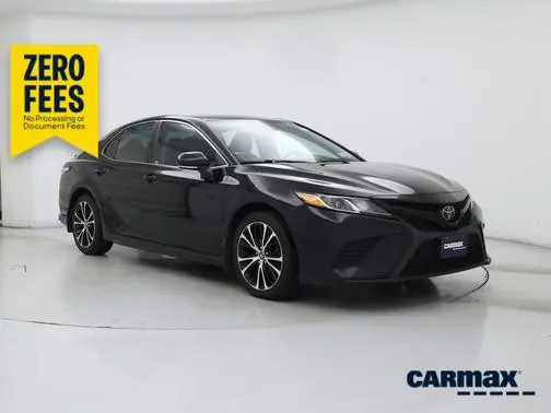 2020 Toyota Camry SE FWD photo