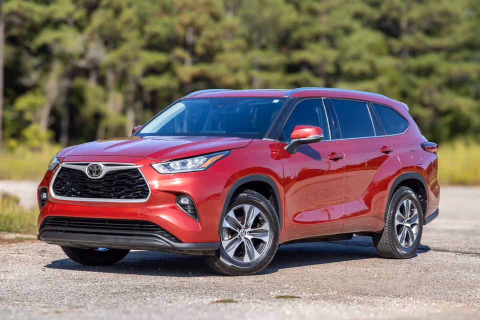 2020 Toyota Highlander XLE FWD photo