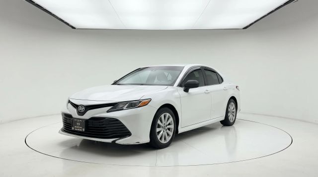 2020 Toyota Camry LE FWD photo