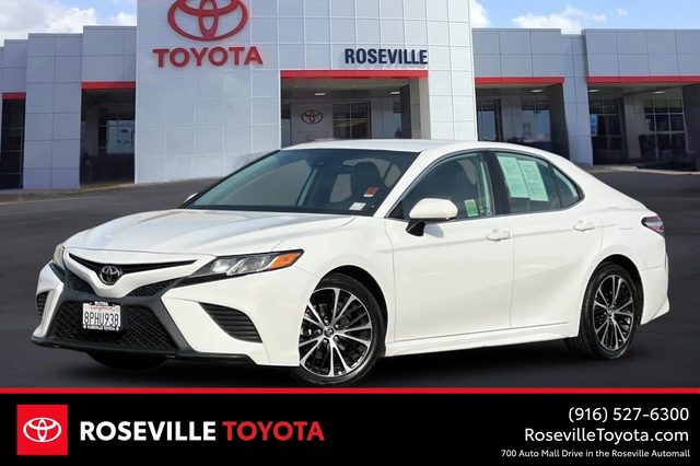 2020 Toyota Camry SE FWD photo