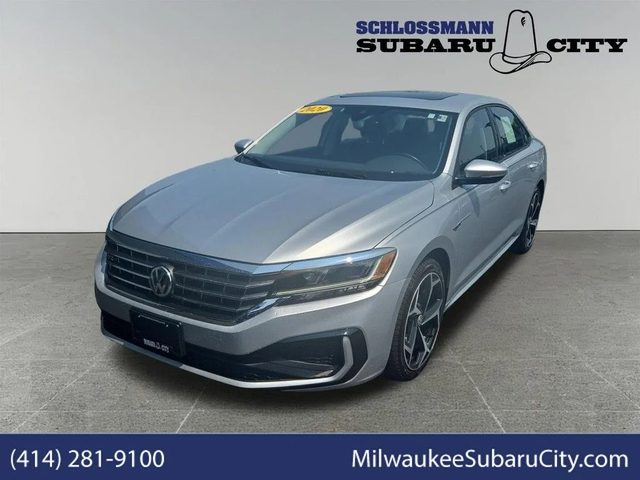 2020 Volkswagen Passat 2.0T R-Line FWD photo