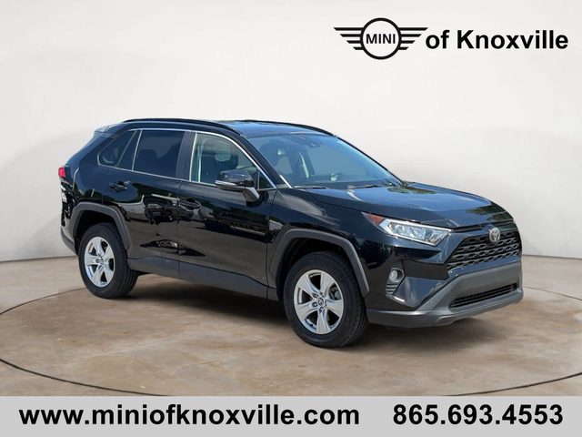 2020 Toyota RAV4 XLE FWD photo
