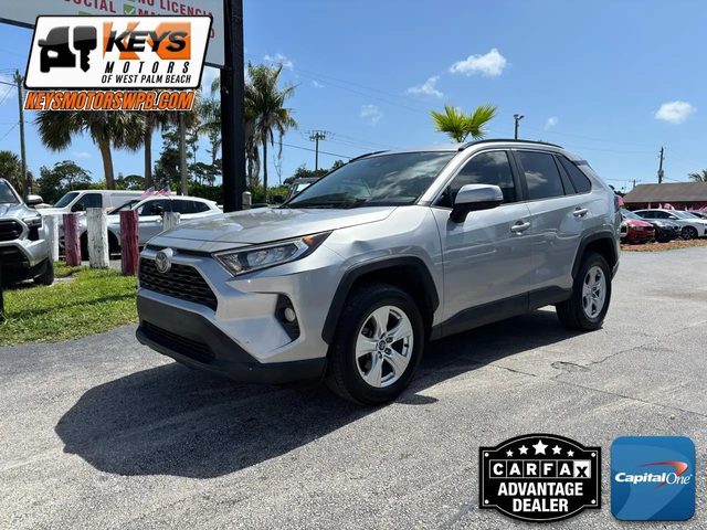 2020 Toyota RAV4 XLE FWD photo