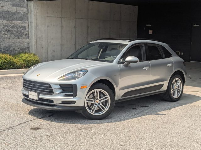 2020 Porsche Macan  AWD photo