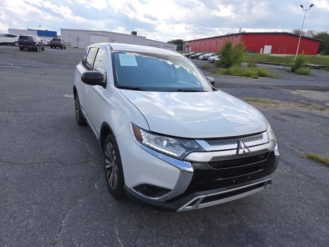 2020 Mitsubishi Outlander ES 4WD photo