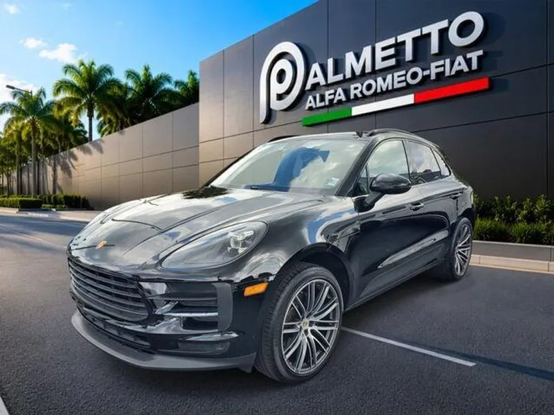 2020 Porsche Macan AWD photo