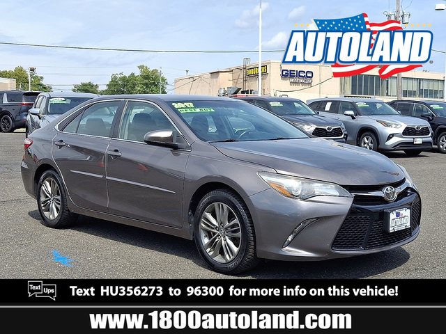 2017 Toyota Camry SE FWD photo