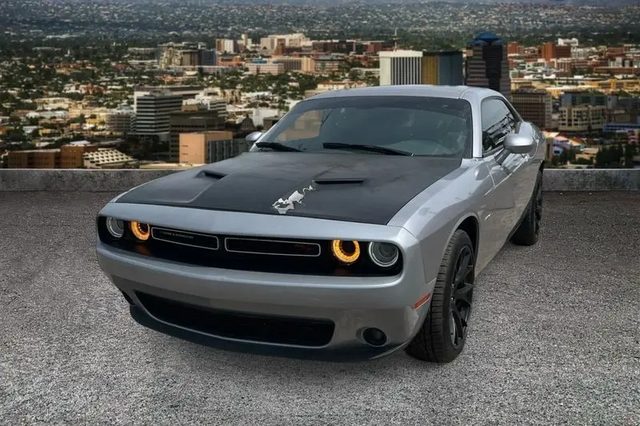 2018 Dodge Challenger R/T RWD photo