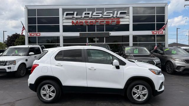2020 Chevrolet Trax LS AWD photo