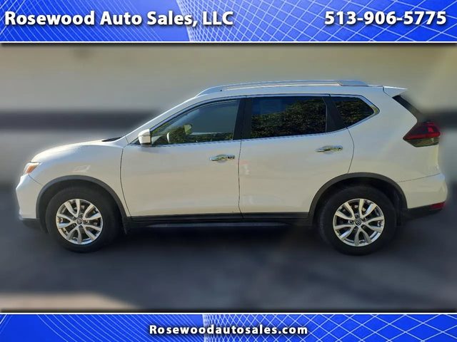 2020 Nissan Rogue SV FWD photo