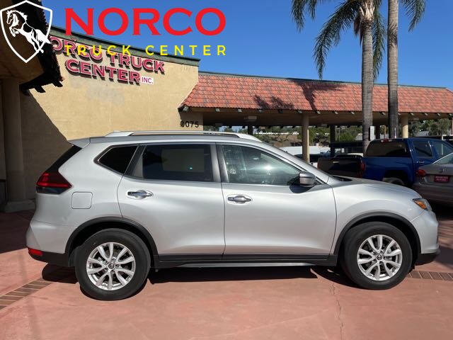 2019 Nissan Rogue SV FWD photo