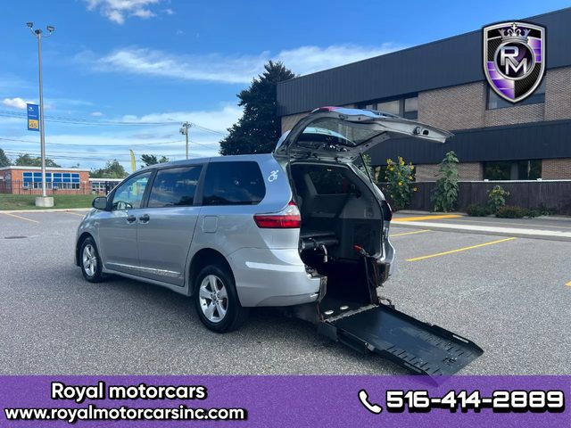 2020 Toyota Sienna L FWD photo