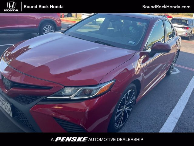 2019 Toyota Camry SE FWD photo