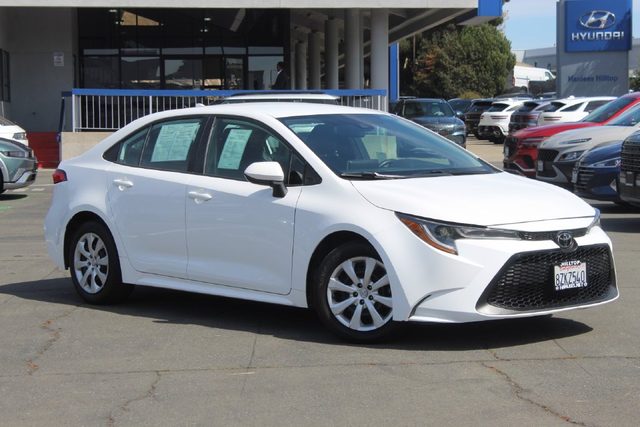 2020 Toyota Corolla LE FWD photo