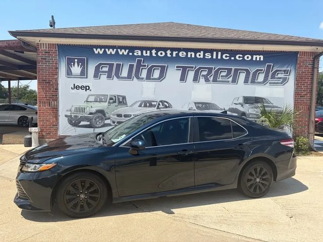 2020 Toyota Camry LE FWD photo