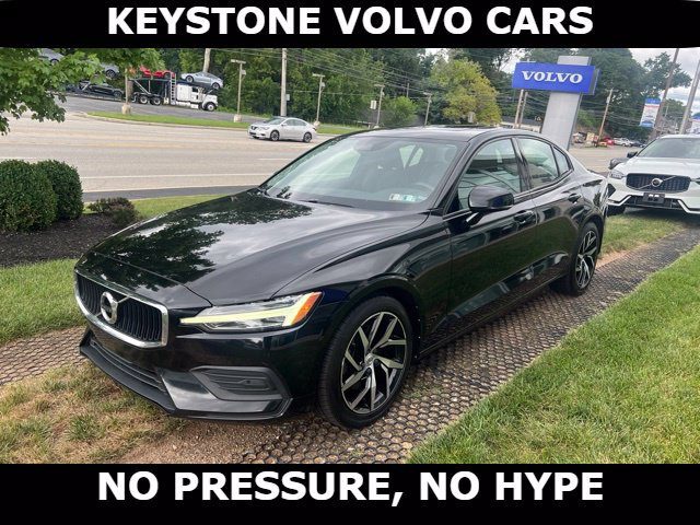 2020 Volvo S60 Momentum FWD photo