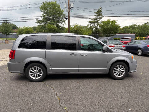 2019 Dodge Grand Caravan SXT FWD photo