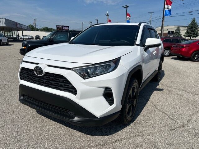 2019 Toyota RAV4 XLE FWD photo