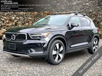 2020 Volvo XC40 Momentum AWD photo