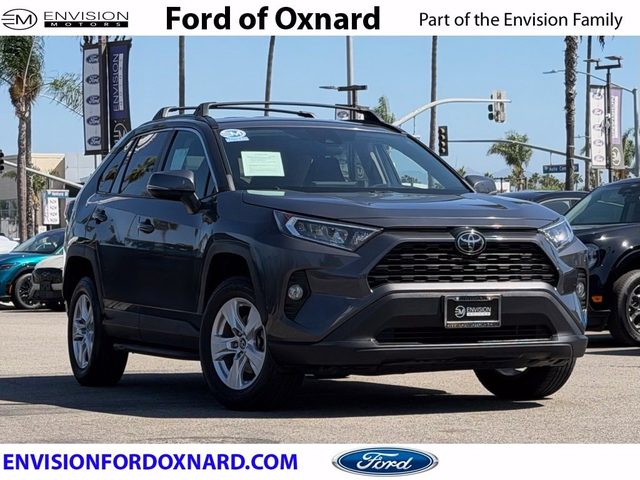 2020 Toyota RAV4 XLE FWD photo