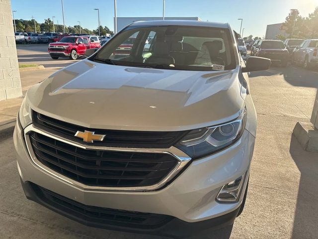 2020 Chevrolet Equinox LS FWD photo
