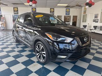 2020 Nissan Kicks SR FWD photo